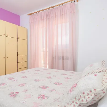 Apartament Lucy's Place